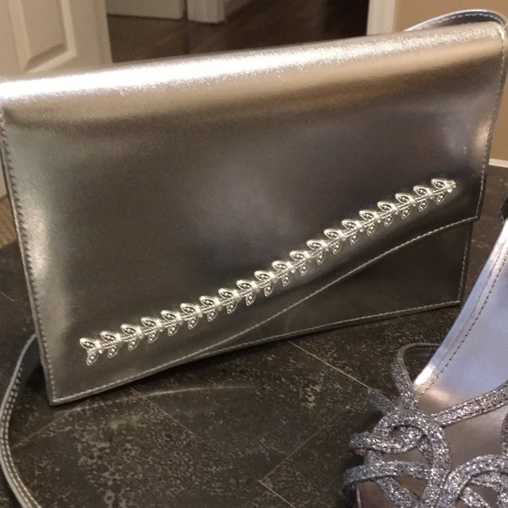 Shoes - Picture 3 of 6